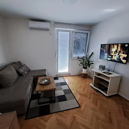 Apartman Stan Na Dan Rozic